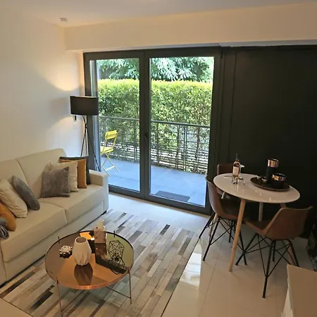 New Modern 1br Apt/terrace/parking/beside Apartment