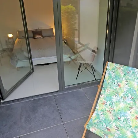 New Modern 1br Apt/terrace/parking/beside Lejlighed